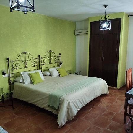Hotel Rural La Posada De Las Cigueenas Jerez De Los Caballeros Esterno foto