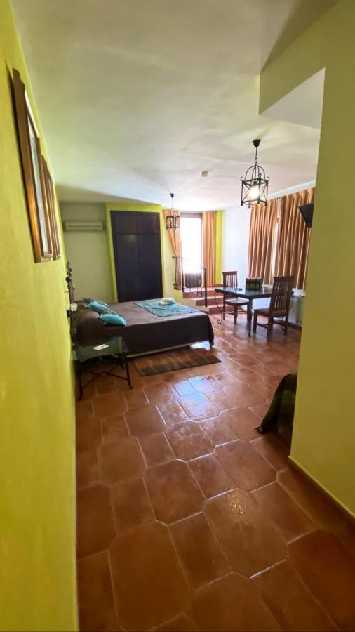 Hotel Rural La Posada De Las Cigueenas Jerez De Los Caballeros Esterno foto