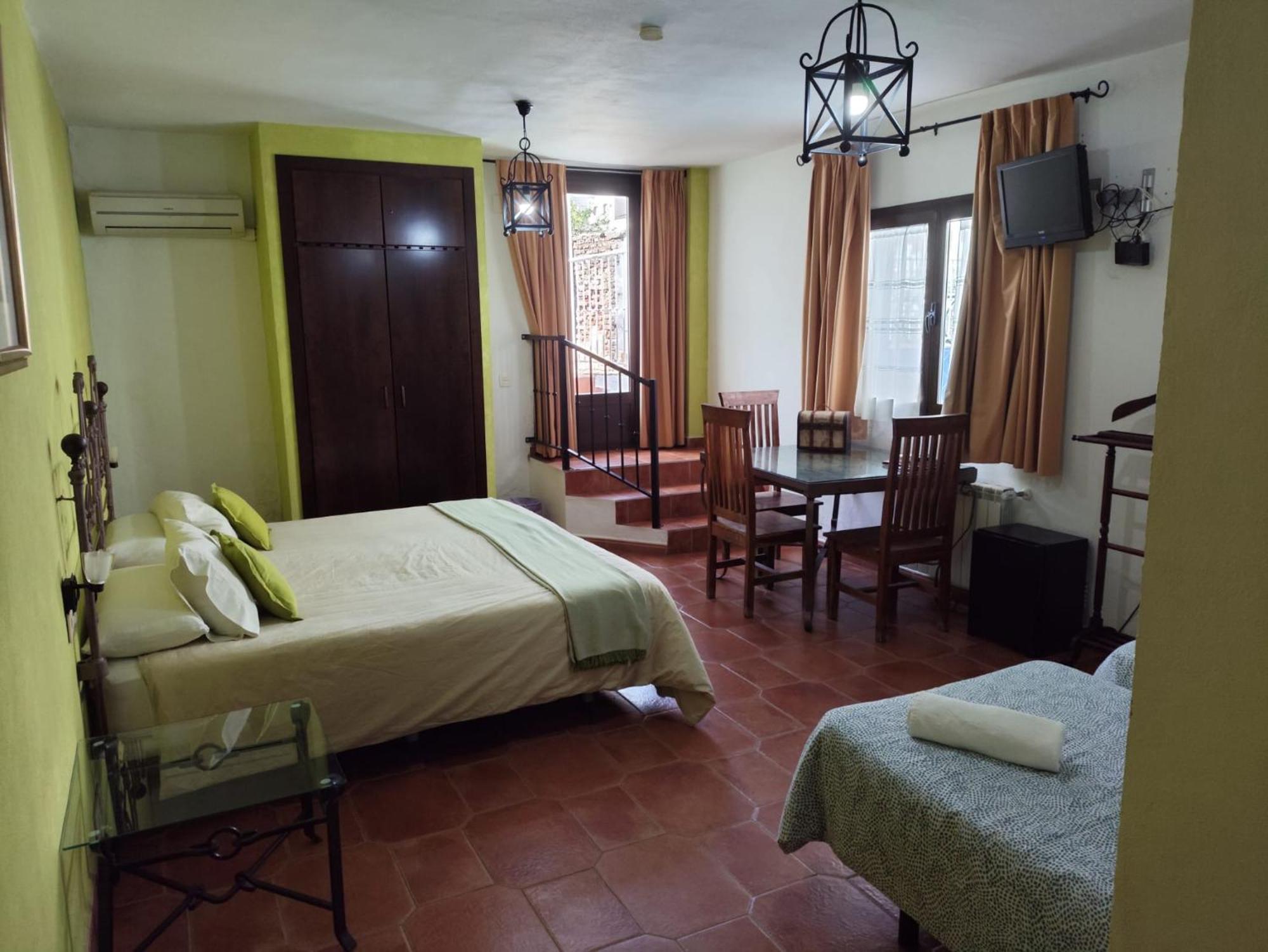 Hotel Rural La Posada De Las Cigueenas Jerez De Los Caballeros Esterno foto